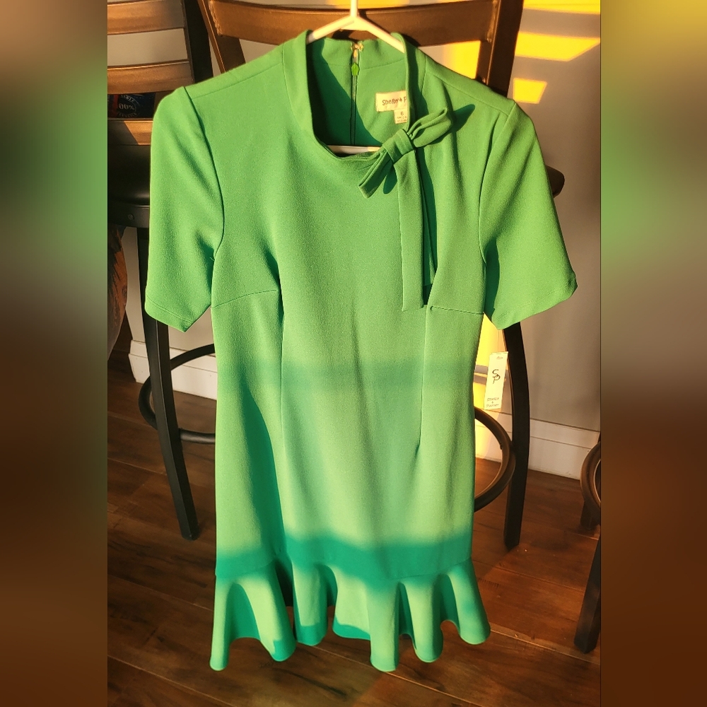 Vibrant Green Dress with Flared Hem